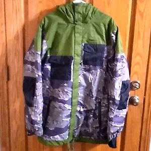 O'Neill camo snowboarding jacket